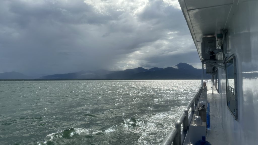 Rückblick auf Palawan mit Wolken